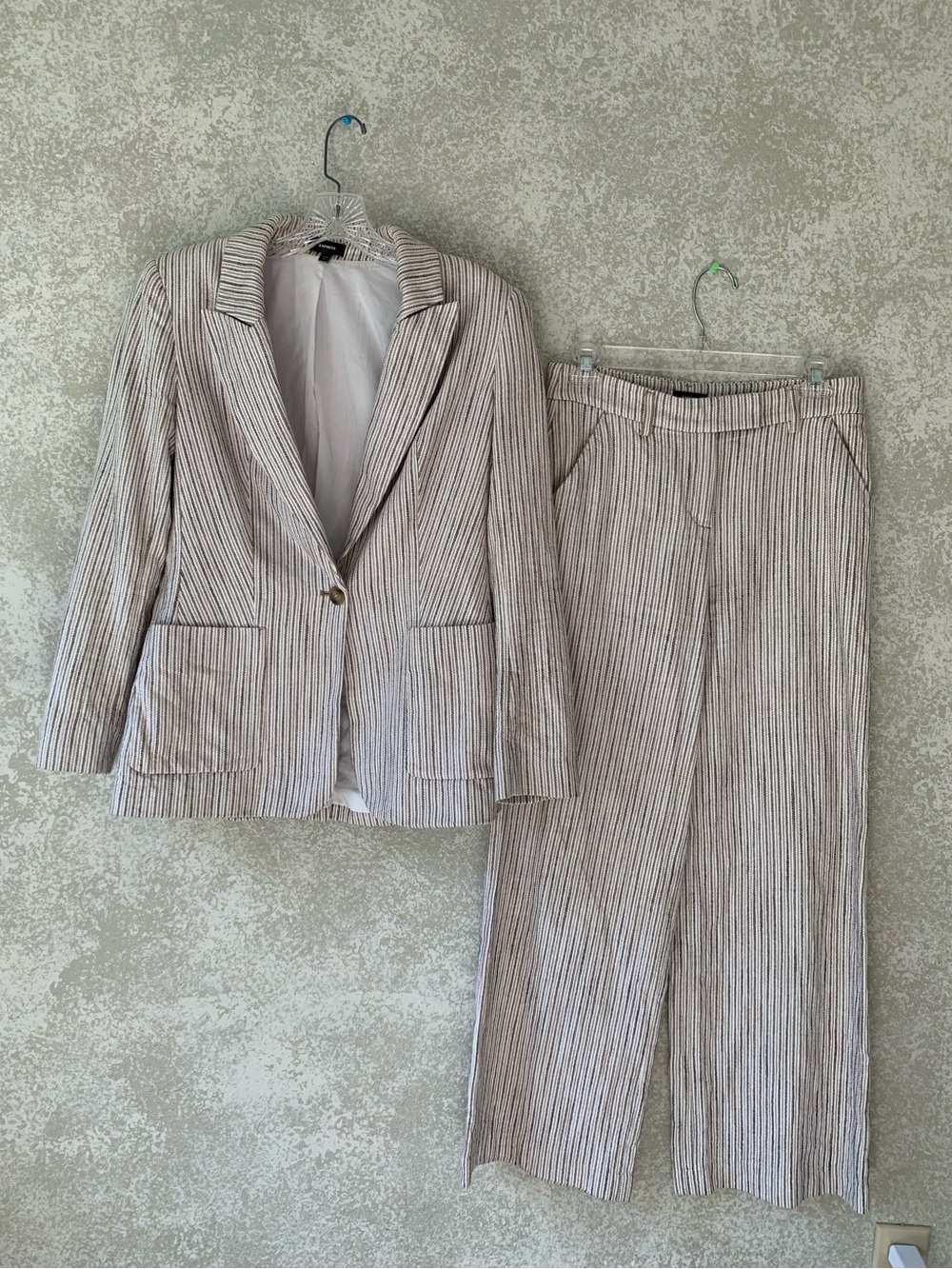 Express Striped Blazer & Pant Suit Small
Cotton Tailored Office Cotton